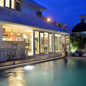 Oberoi 2 Bedrooms Seminyak (Bali)